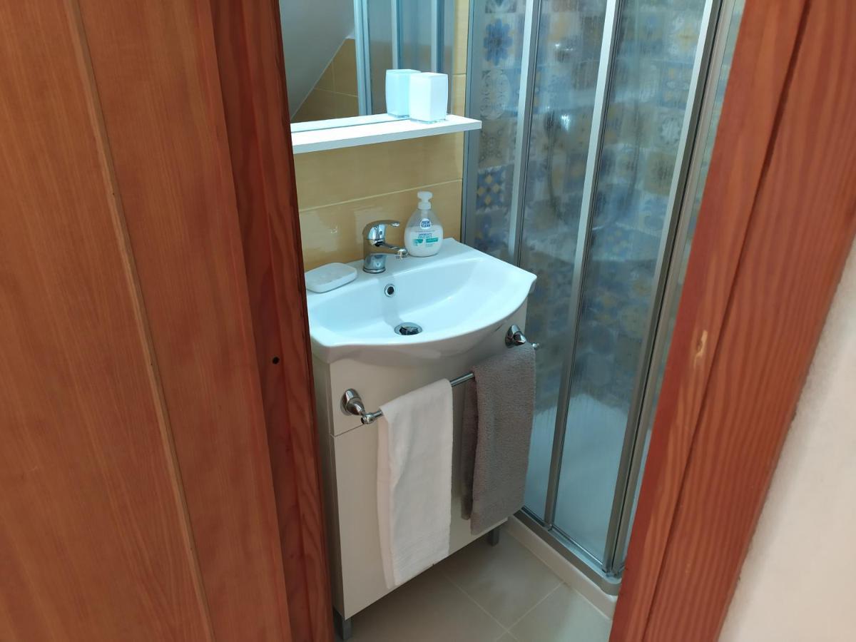 Double Room Private Bathroom